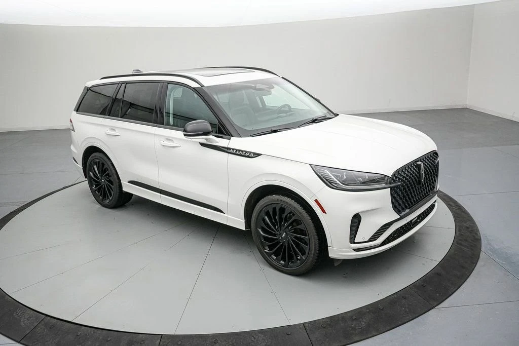 2025 Lincoln Aviator 2nd Gen - Image 2 of 21