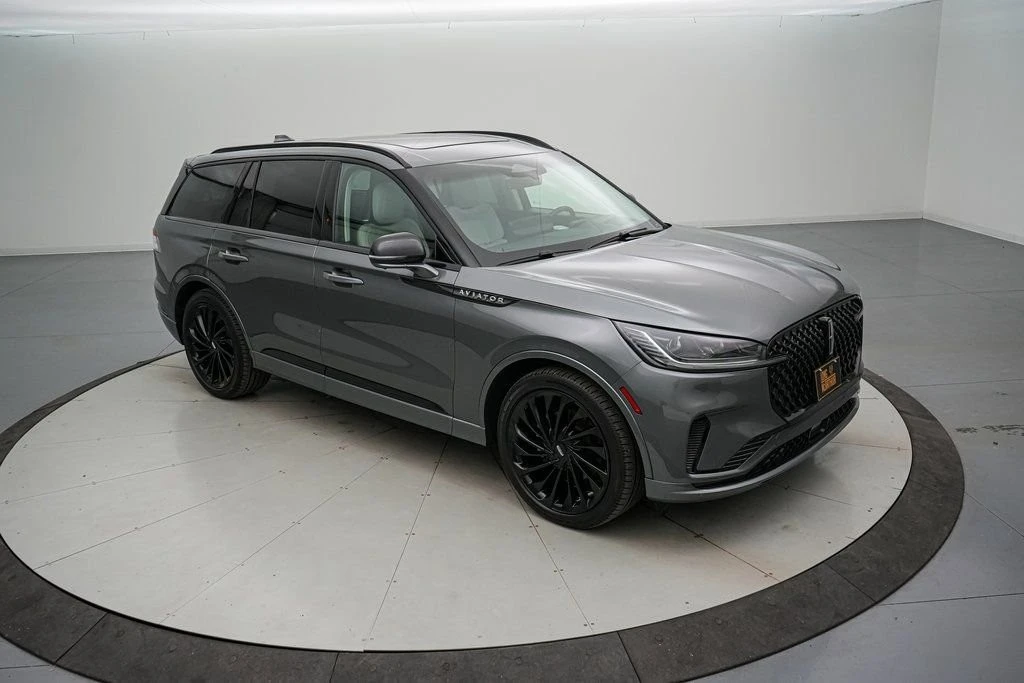 2025 Lincoln Aviator 2nd Gen - Image 2 of 21