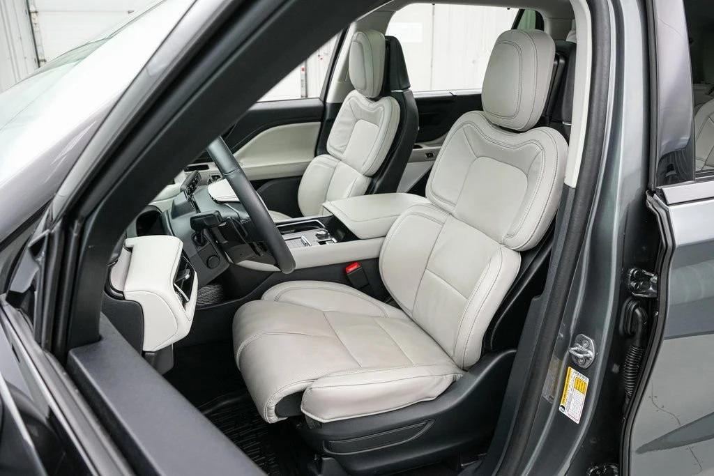 2025 Lincoln Aviator 2nd Gen - Image 12 of 21