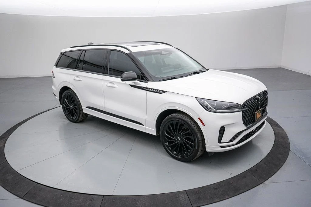 2025 Lincoln Aviator 2nd Gen - Image 2 of 21