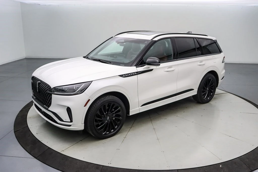 2025 Lincoln Aviator 2nd Gen - Image 9 of 21