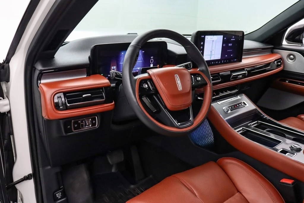 2025 Lincoln Aviator 2nd Gen - Image 14 of 21