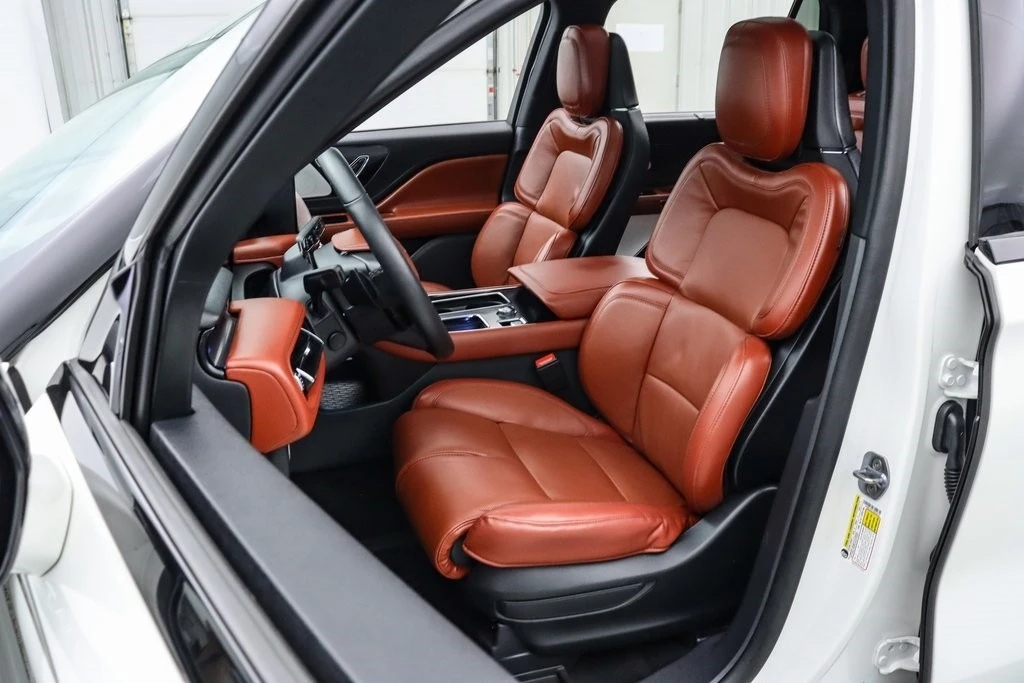 2025 Lincoln Aviator 2nd Gen - Image 13 of 21