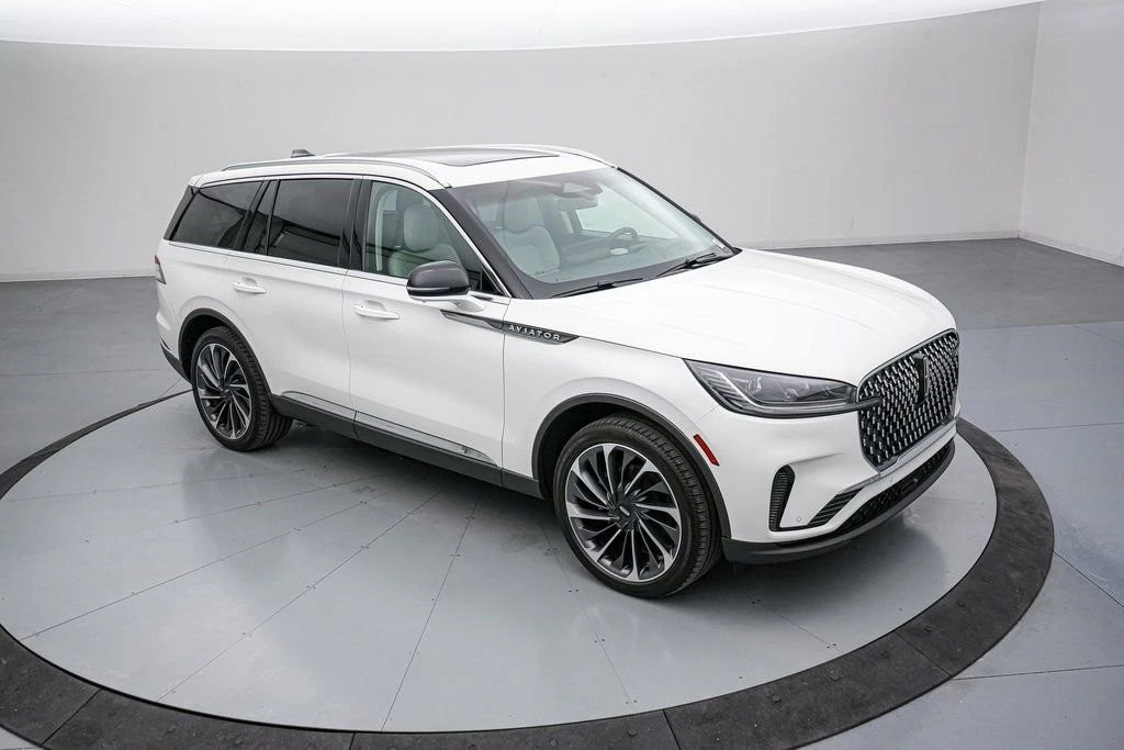 2025 Lincoln Aviator 2nd Gen - Image 2 of 21
