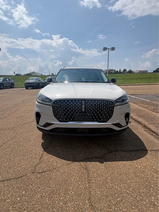 2025 Lincoln Aviator 2nd Gen - Image 3 of 12