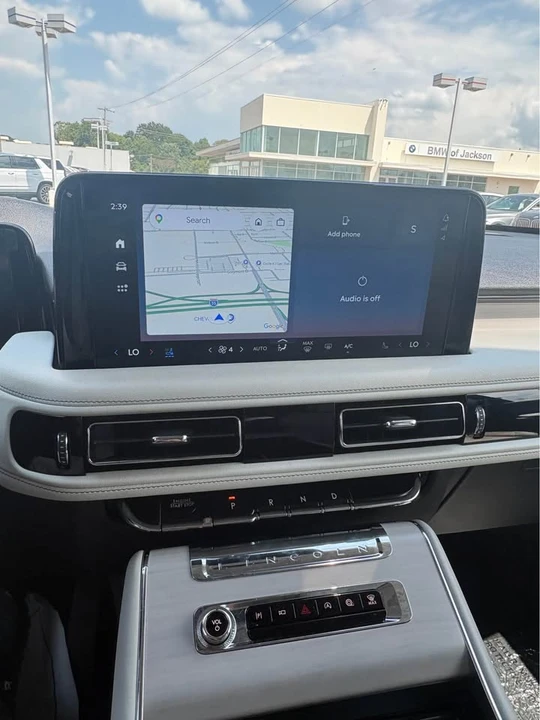 2025 Lincoln Aviator 2nd Gen - Image 11 of 12