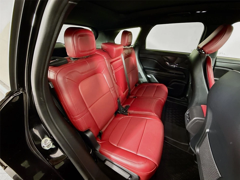 2025 Lincoln Corsair - Image 20 of 21