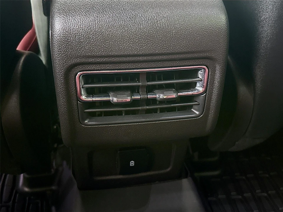 2025 Lincoln Corsair - Image 16 of 21