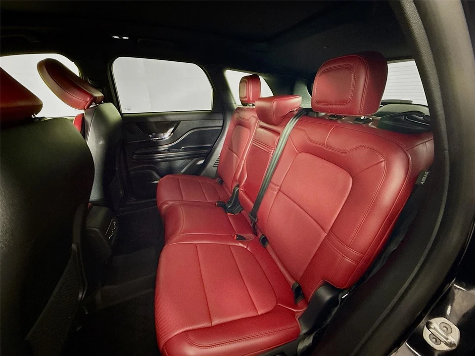 2025 Lincoln Corsair - Image 19 of 21