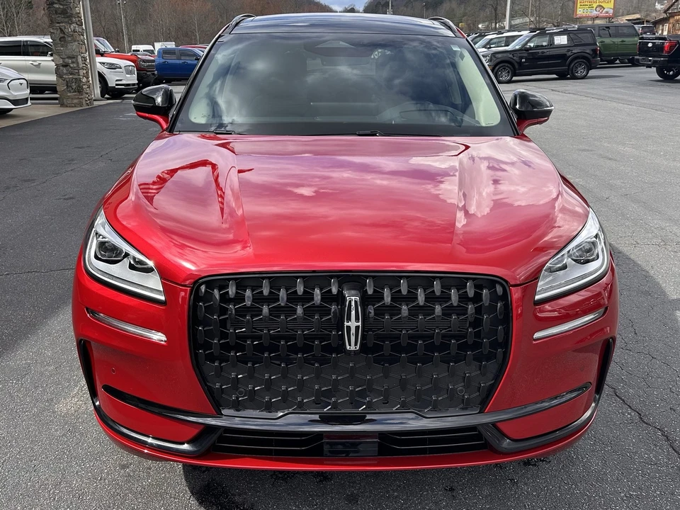 2025 Lincoln Corsair - Image 3 of 31
