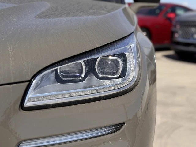 2025 Lincoln Corsair - Image 8 of 12