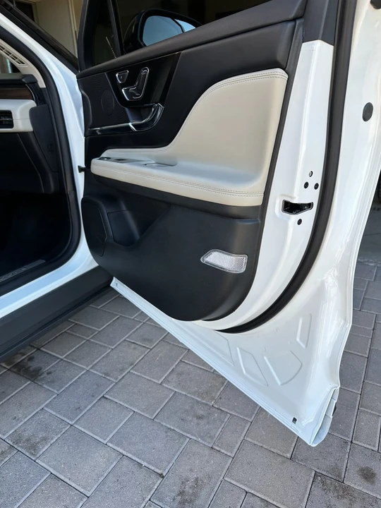 2025 Lincoln Corsair - Image 25 of 31