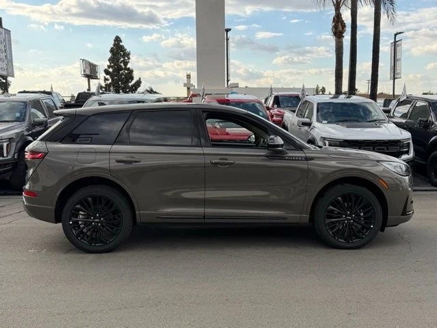 2025 Lincoln Corsair - Image 11 of 12