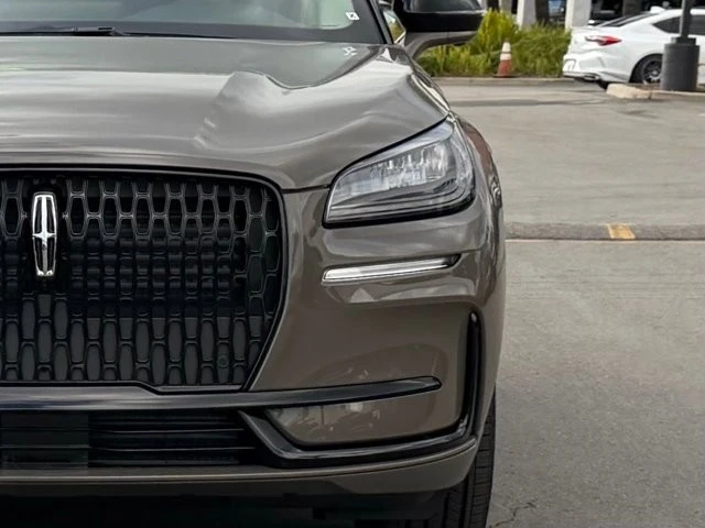 2025 Lincoln Corsair - Image 4 of 12