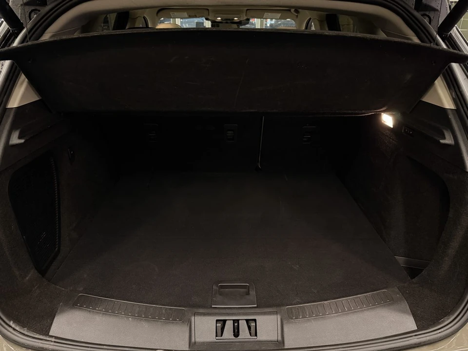 2025 Lincoln Corsair - Image 18 of 21