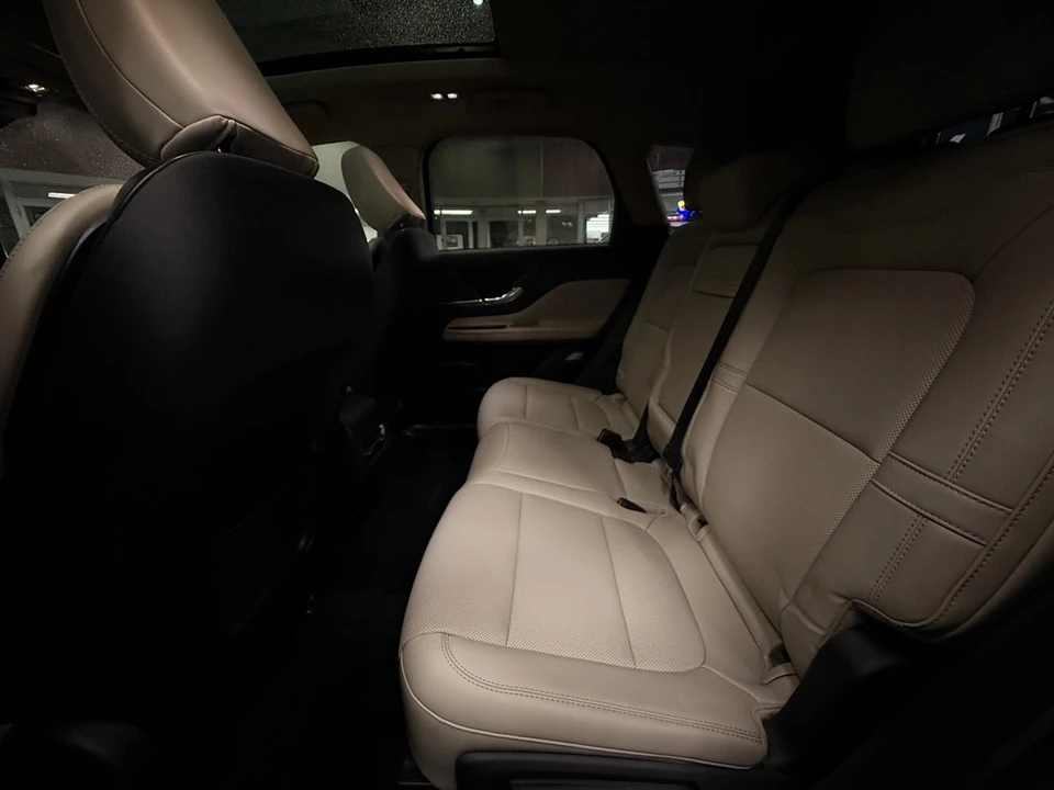 2025 Lincoln Corsair - Image 22 of 31