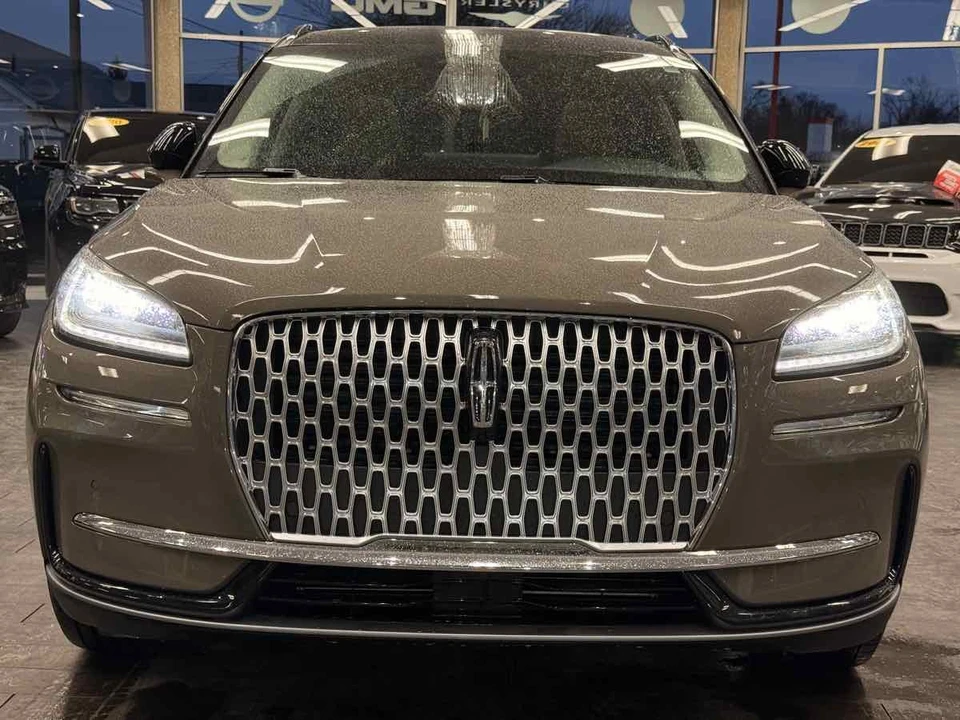 2025 Lincoln Corsair - Image 5 of 31