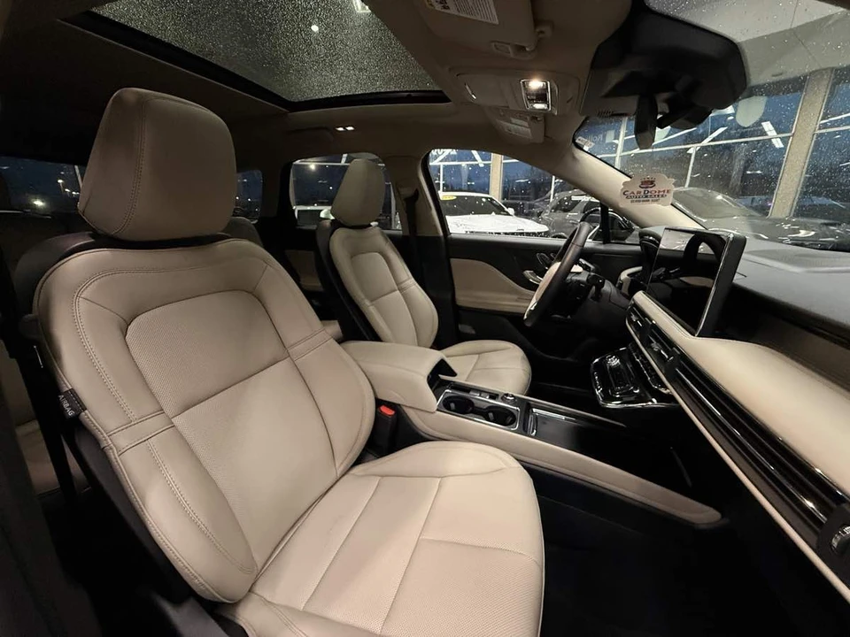 2025 Lincoln Corsair - Image 28 of 31