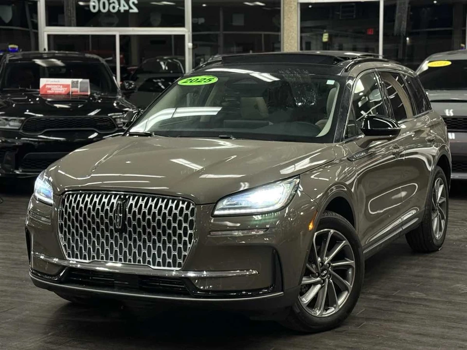 2025 Lincoln Corsair - Image 5 of 12