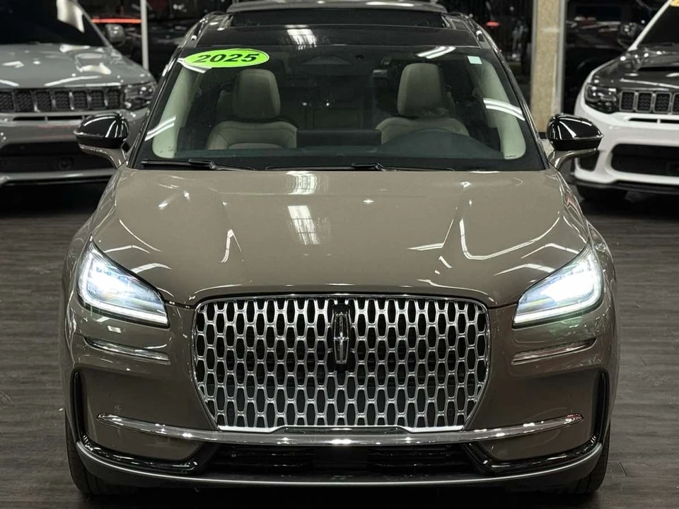 2025 Lincoln Corsair - Image 3 of 21