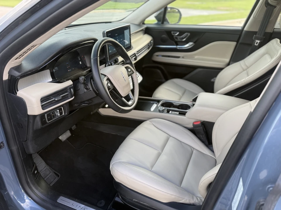 2025 Lincoln Corsair - Image 15 of 24