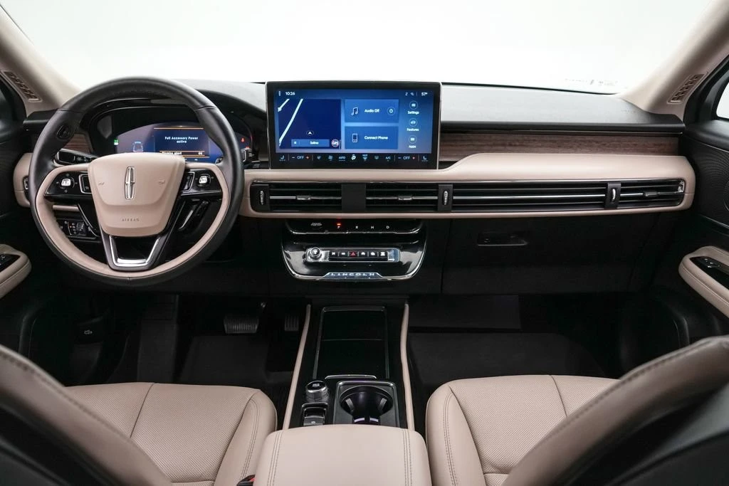 2025 Lincoln Corsair - Image 15 of 27