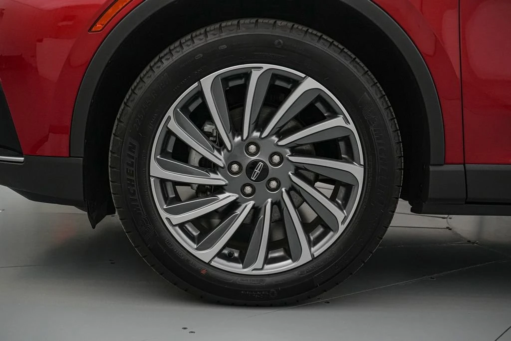 2025 Lincoln Corsair - Image 11 of 27