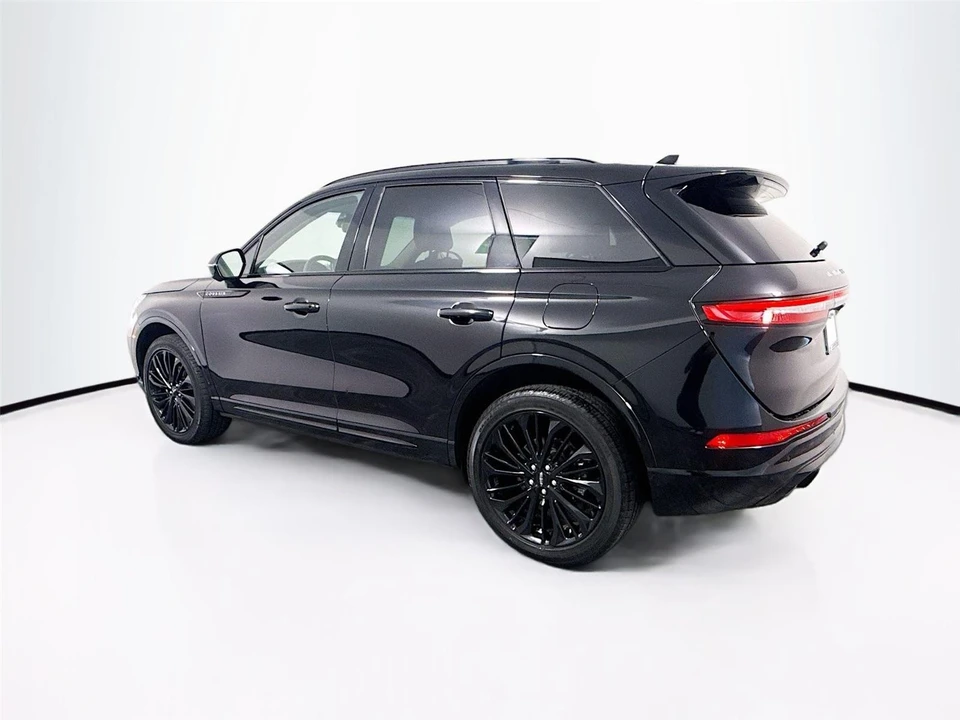 2025 Lincoln Corsair - Image 30 of 31