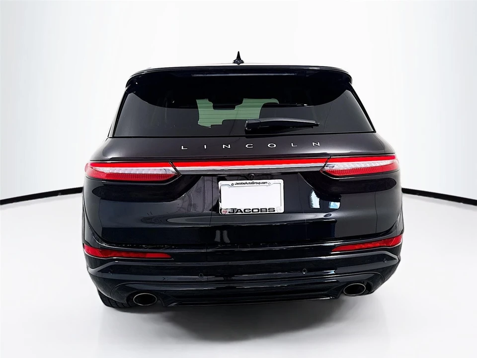 2025 Lincoln Corsair - Image 28 of 31