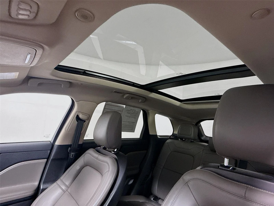 2025 Lincoln Corsair - Image 20 of 31