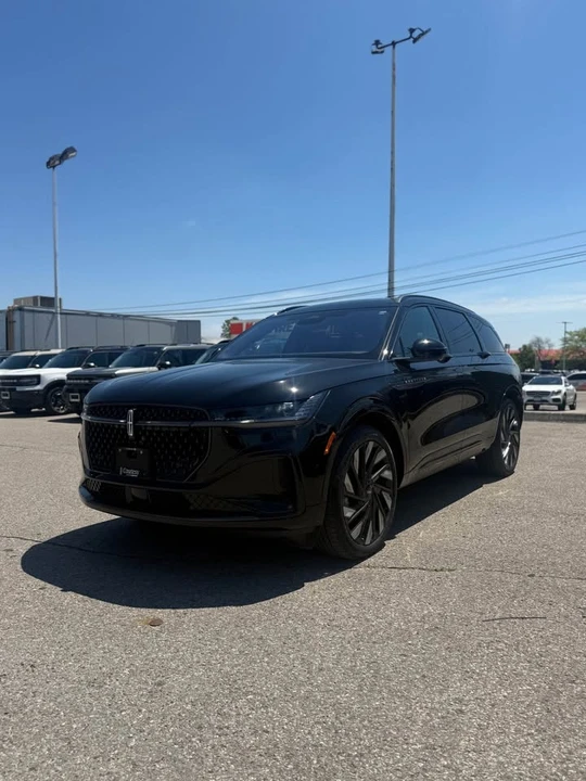 2025 Lincoln Nautilus - Image 3 of 17