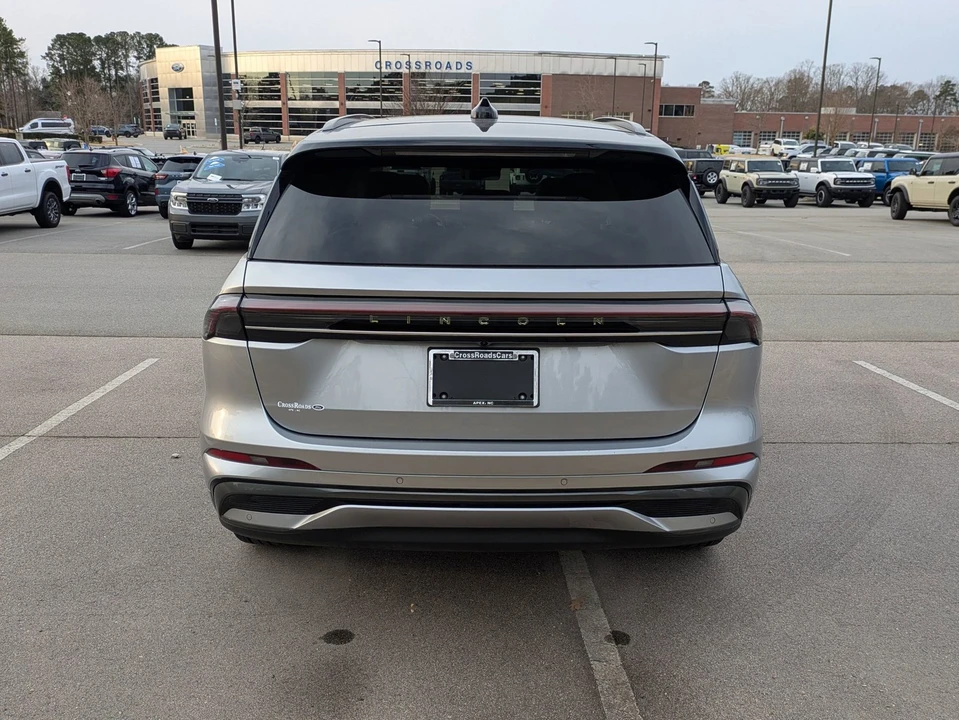 2025 Lincoln Nautilus - Image 5 of 12