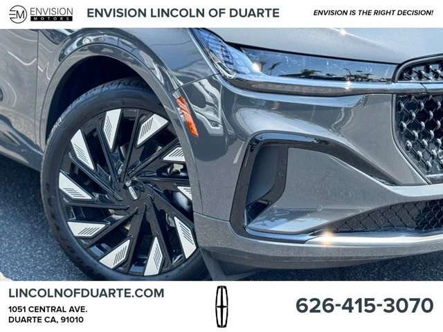 2025 Lincoln Nautilus - Image 4 of 12