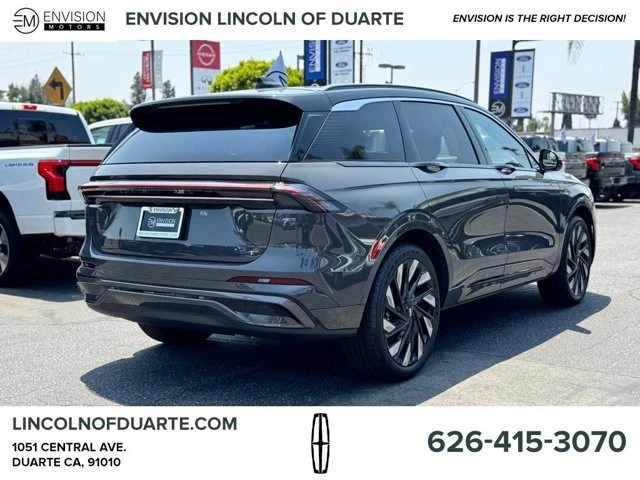 2025 Lincoln Nautilus - Image 10 of 12