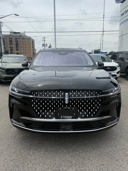 2025 Lincoln Nautilus - Image 2 of 16