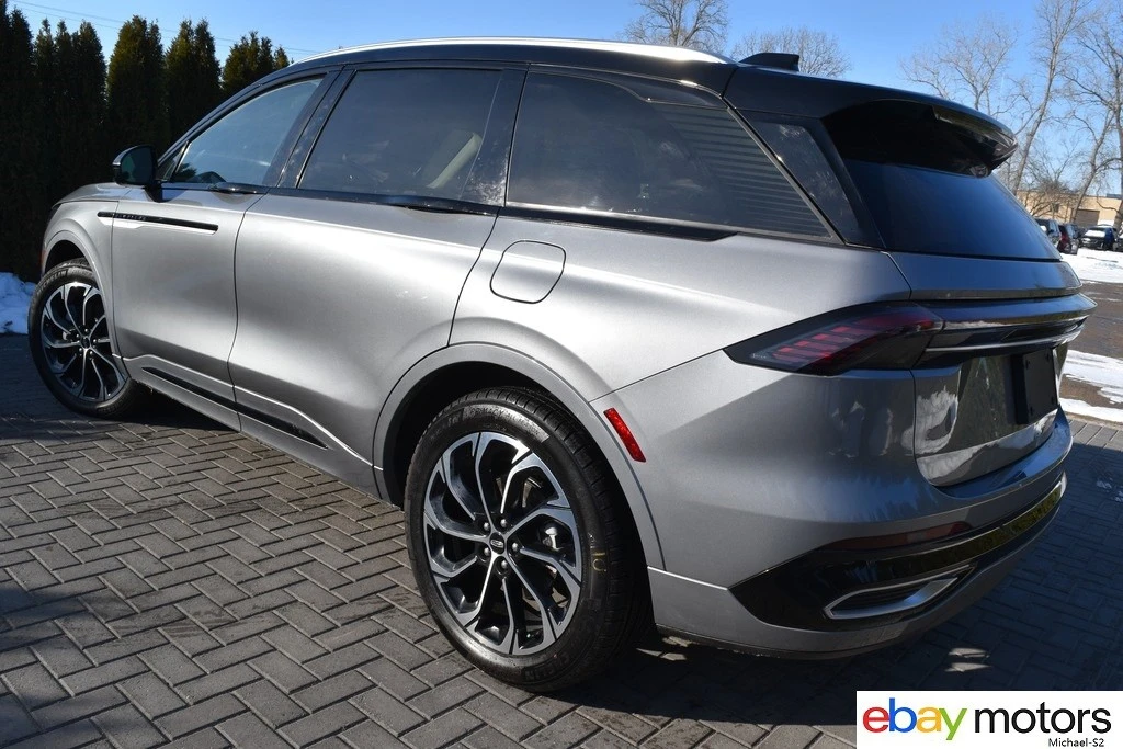 2025 Lincoln Nautilus - Image 7 of 21