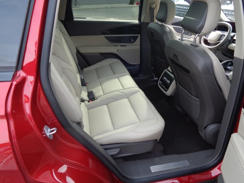 2025 Lincoln Nautilus - Image 21 of 21