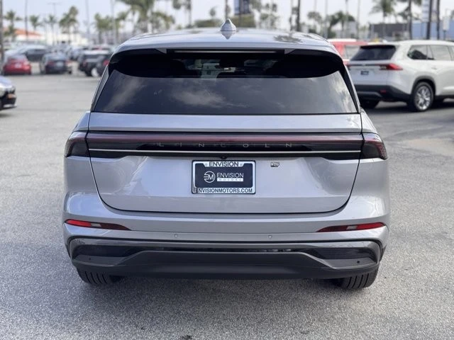 2025 Lincoln Nautilus - Image 11 of 12