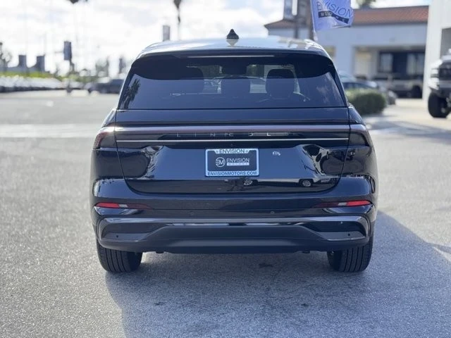 2025 Lincoln Nautilus - Image 11 of 12