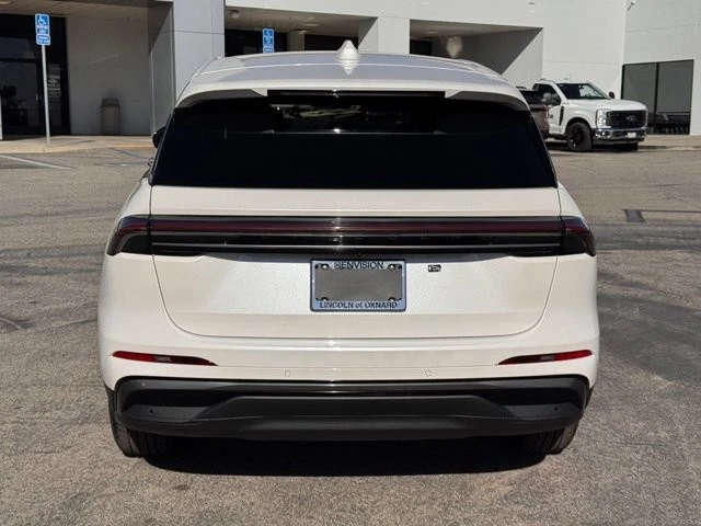 2025 Lincoln Nautilus - Image 11 of 30