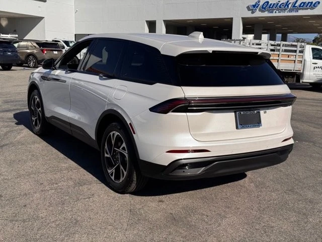 2025 Lincoln Nautilus - Image 10 of 12