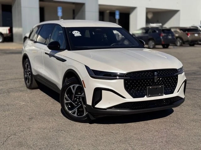 2025 Lincoln Nautilus - Image 2 of 12