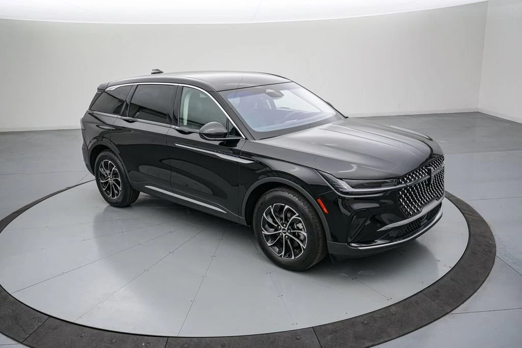 2025 Lincoln Nautilus - Image 2 of 21