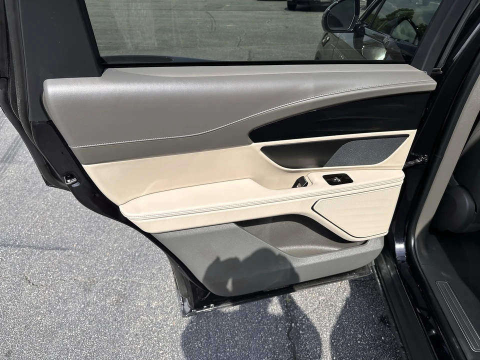 2025 Lincoln Nautilus - Image 11 of 21