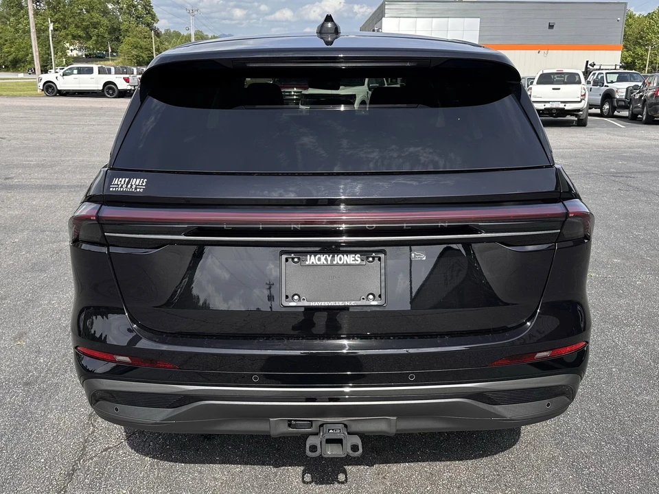 2025 Lincoln Nautilus - Image 7 of 21