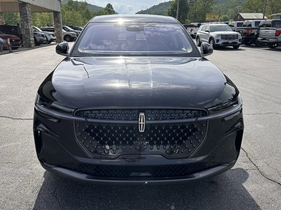 2025 Lincoln Nautilus - Image 3 of 21