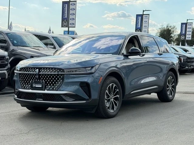 2025 Lincoln Nautilus - Image 4 of 12