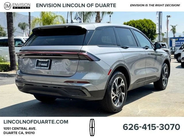 2025 Lincoln Nautilus - Image 11 of 12