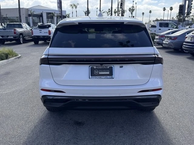 2025 Lincoln Nautilus - Image 11 of 12