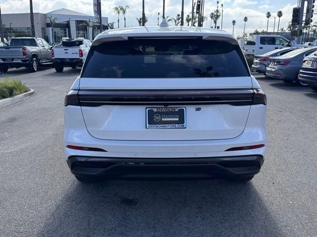 2025 Lincoln Nautilus - Image 11 of 12